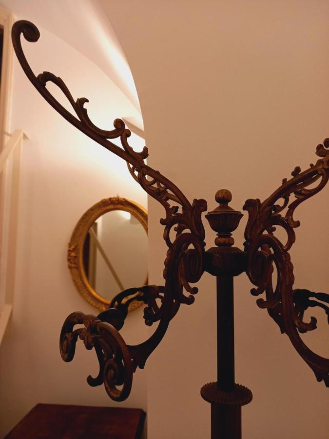Le Petit Palais - Naples Bed and Breakfast Buitenkant foto